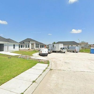 2207 Red Shoulder Cir, Marrero, LA 70072