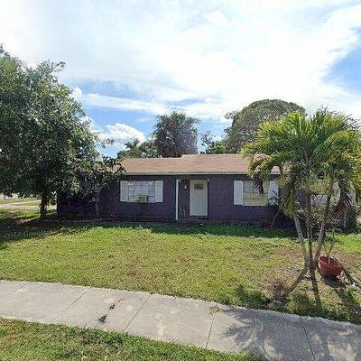 2272 Jeffcott St, Fort Myers, FL 33901