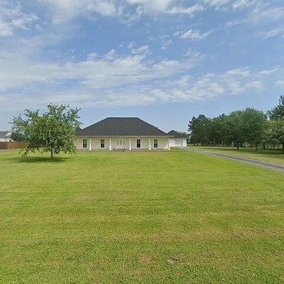 228 Destrehan Dr, Schriever, LA 70395