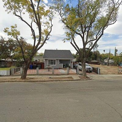 23 S 5 Th St, Patterson, CA 95363