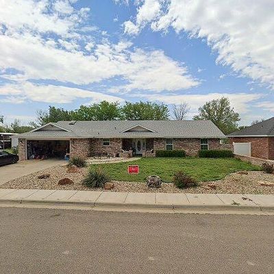 2309 Happy Ln, Clovis, NM 88101