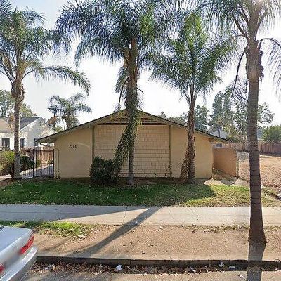 2326 E Thomas Ave, Fresno, CA 93701