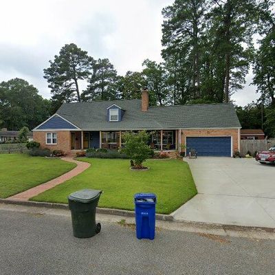 24 Barbour Dr, Newport News, VA 23606