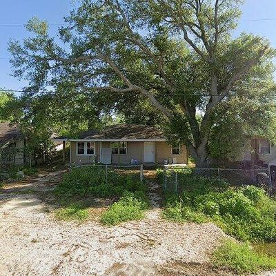 240 3 Rd St, Van Vleck, TX 77482