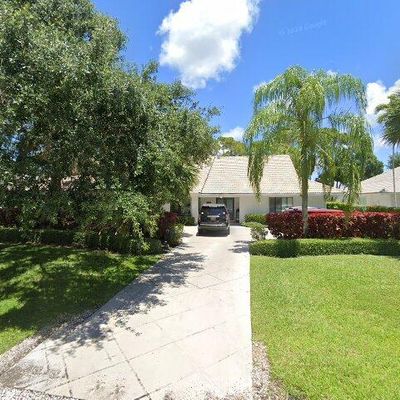 21 Rabbits Run, Palm Beach Gardens, FL 33418