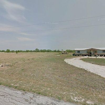 210 Apaloosa Trl, Dale, TX 78616