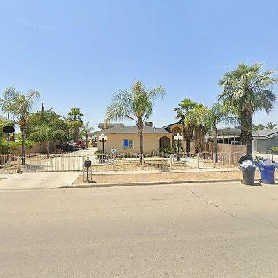 211 Center St, Orange Cove, CA 93646