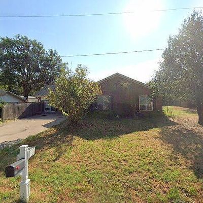 211 Francis Dr, Lindale, TX 75771