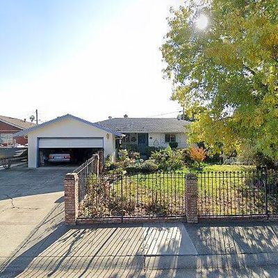 2110 Aaron Way, Sacramento, CA 95822