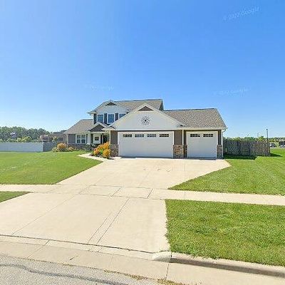 2111 Potter Dr, De Pere, WI 54115