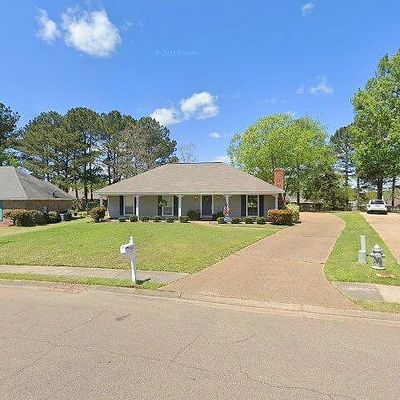 213 Pine Pl, Madison, MS 39110