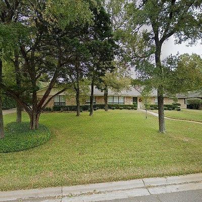 213 White Hall Rd, Woodway, TX 76712