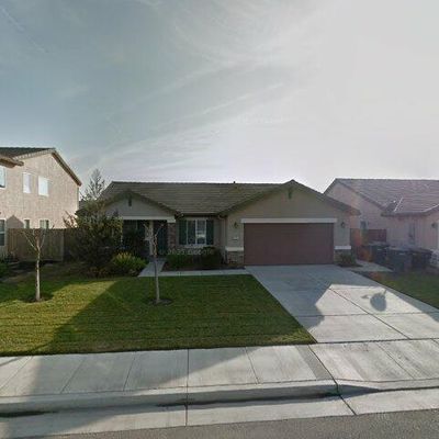 2133 W Tudor Ln, Hanford, CA 93230