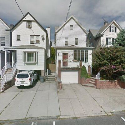 27 E 43 Rd St, Bayonne, NJ 07002