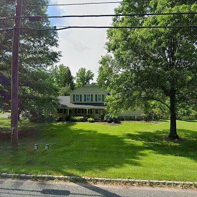 27 Old York Rd, Ringoes, NJ 08551