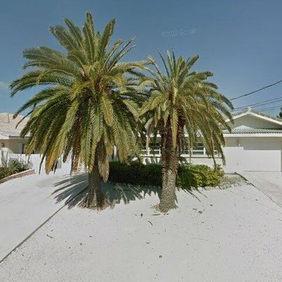 270 10 Th St, Key Colony Beach, FL 33051