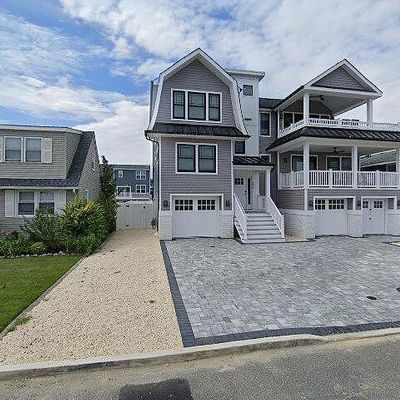 270 W 16 Th St, Ship Bottom, NJ 08008