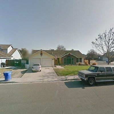 2701 Fairmont Dr, Hanford, CA 93230