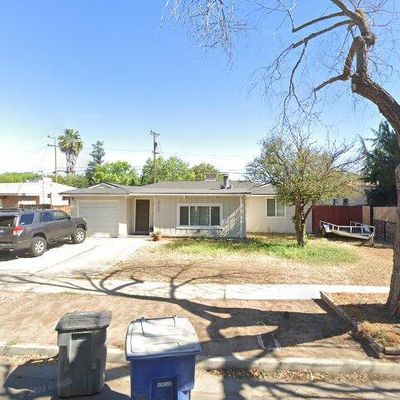 2704 E Ashcroft Ave, Fresno, CA 93726