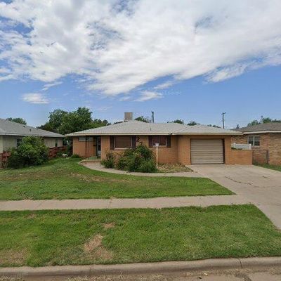 2704 Wallace St, Clovis, NM 88101