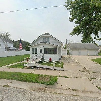 271 Mill St, Algoma, WI 54201