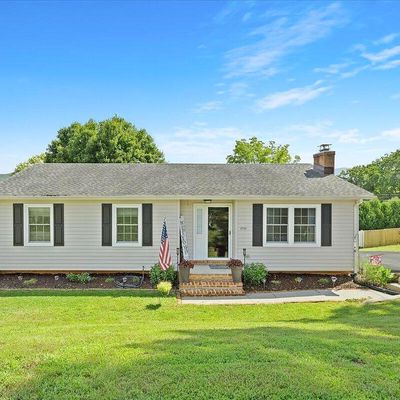 2736 Fletcher Cir, Salem, VA 24153