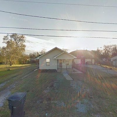 2749 Pearl Ave, Groves, TX 77619