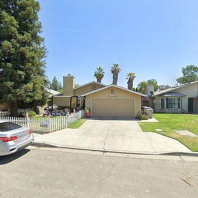 2762 N Knoll Ave, Fresno, CA 93722