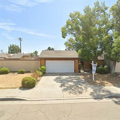 2778 N Selland Ave, Fresno, CA 93722