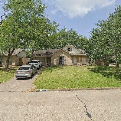 2801 Mockingbird Dr, Alvin, TX 77511