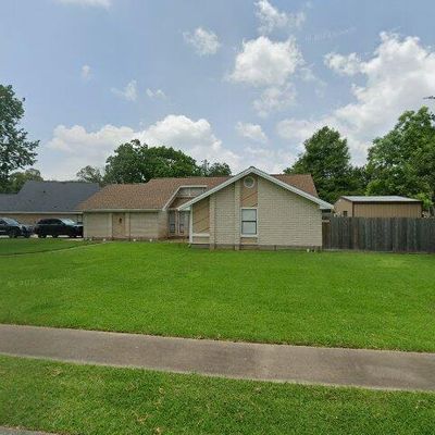 241 Wedgewood St, Lake Jackson, TX 77566