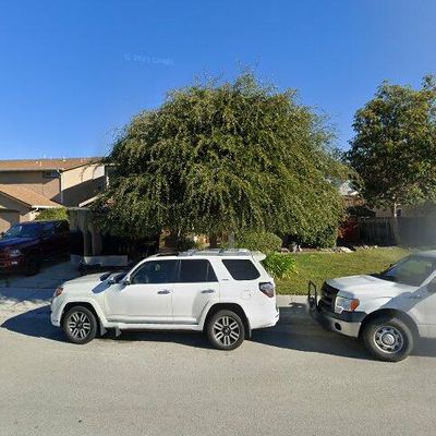 2425 Glenview Dr, Hollister, CA 95023