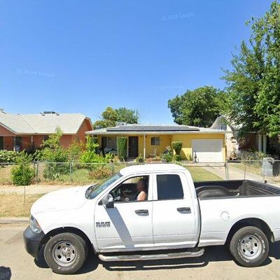 25 E Hawes Ave, Fresno, CA 93706