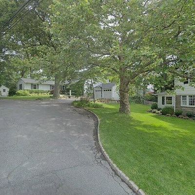 25 Pine Ridge Dr, Summit, NJ 07901