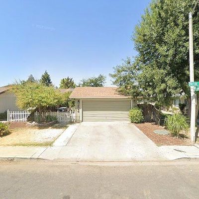 2546 W Victor Ct #102, Visalia, CA 93277