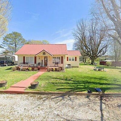 303 Davis St, Saint Joseph, TN 38481