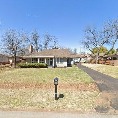 304 W Alameda St, Iowa Park, TX 76367