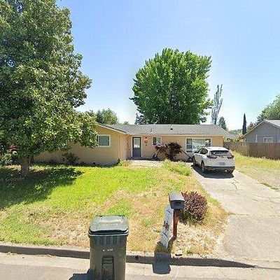 307 S Buchanan Ave, Eagle Point, OR 97524