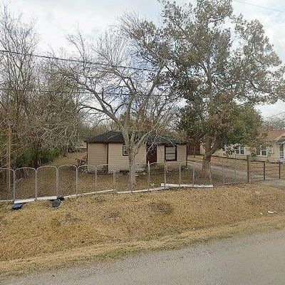 307 Prairie St, Highlands, TX 77562