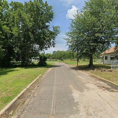 308 Roden Ln, Gladewater, TX 75647