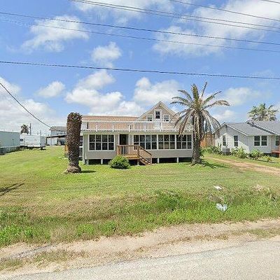 308 W Maple St, Port O Connor, TX 77982