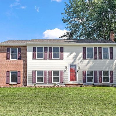 31 Pine Creek Dr, Gap, PA 17527