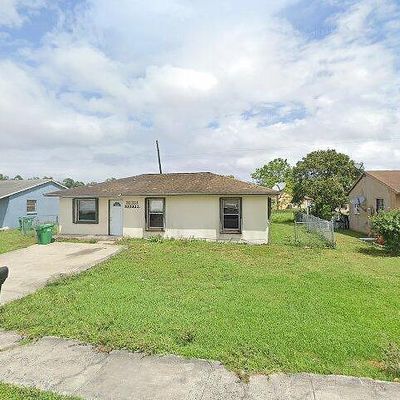 313 W 5 Th Ter, Pahokee, FL 33476