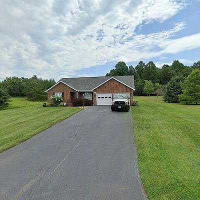 315 Governors Ln, Martinsville, VA 24112