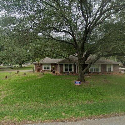 318 Elm St, Waller, TX 77484