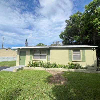 3210 Avenue F, Riviera Beach, FL 33404