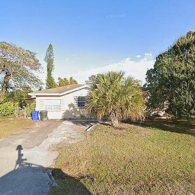 2903 Calvin Blvd, Fort Myers, FL 33901