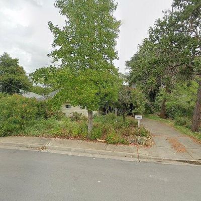 2933 Fairway Ave, Redding, CA 96002