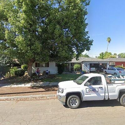 2945 E Indianapolis Ave, Fresno, CA 93726