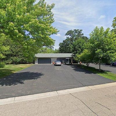 3 Hazeltine Est, Chaska, MN 55318